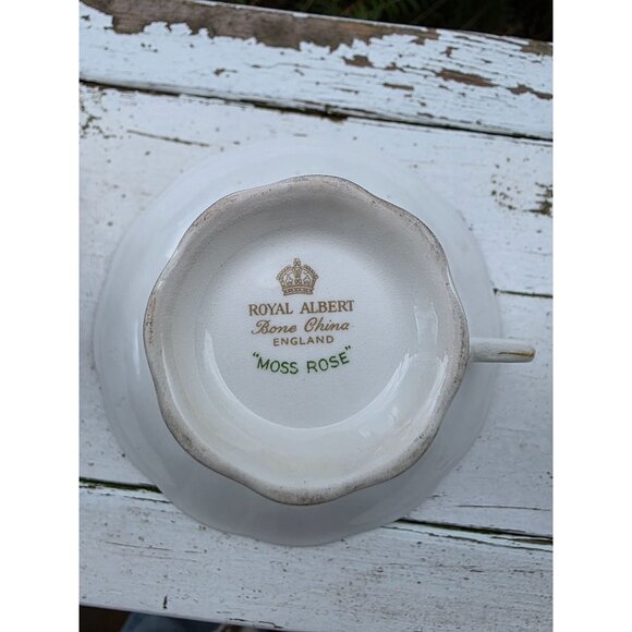Royal Albert Moss Rose Bone‎ China Tea Cup & Saucer Set Floral Design Gold Trim - Picture 3 of 7